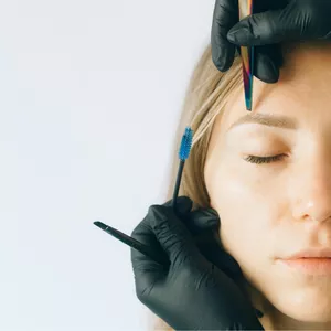 Imagem de capa para o Curso online Design de Sobrancelhas: A Ciência da Beleza