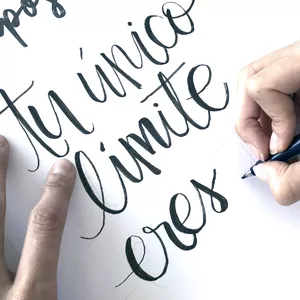 Imagen de portada para Curso online Curso de brushlettering básico