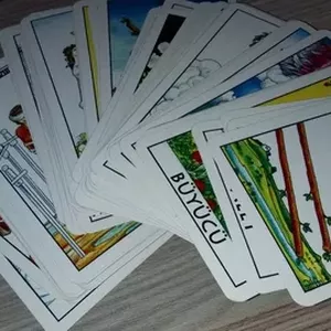 Imagen de portada para Curso online 🌟 Tarot 24 Horas Gratis: Consulta con Expertos en el 🌙