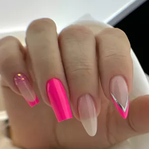 Imagem de capa para o Curso online NailMaster no Molde F1 e Russo