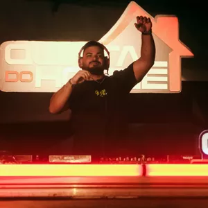 Imagem de capa para o Curso online Mixagem de música eletrônica + Ebook Dj de Eventos Sociais + Bônus