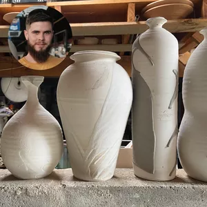 Imagem de capa para o Curso online Modelando Vasos em 2 Partes - João Felipe Cursino