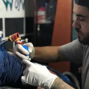 Imagem de capa para o Curso online Tattoo Universidade - Curso de tatuagem Completo por DrJ tattoo