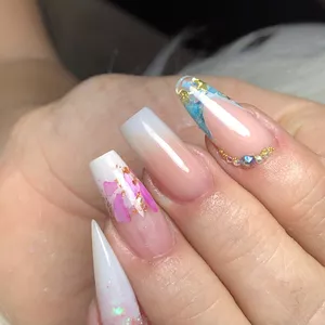 Imagem de capa para o Curso online formatos e nail art