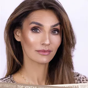 Imagen de portada para Curso online CURSO DE MAQUILLAJE PARA PIELES MADURAS