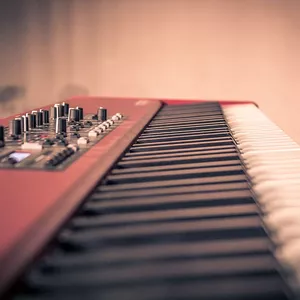 Imagem de capa para o Curso online Curso Reharmonização Piano