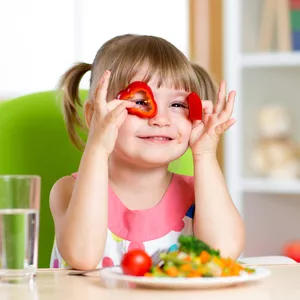 Imagem de capa para o Ebook Crianças Comendo de TUDO!