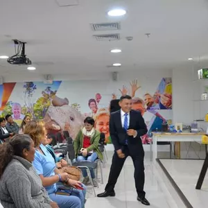 Imagen de portada para Curso online 🎭🎤🛡️EL GRAN RETO 📘ORATORIA CON 4 MENTORES EN: ORATORIA, LOCUCIÓN, PSICOLOGÍA Y MARCA PERSONAL🎭🎤🛡️📘