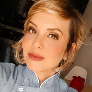 Imagem de capa para o Curso online Bolos Caseiros - Cozinhando com Lorena Prestes