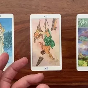 Imagen de portada para Curso online 🔮 Descubre el Significado de las Cartas del Tarot 🌟