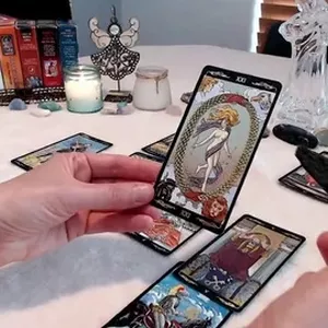 Imagen de portada para Curso online Tarot Cartas: Tu Guía Espiritual 🌟