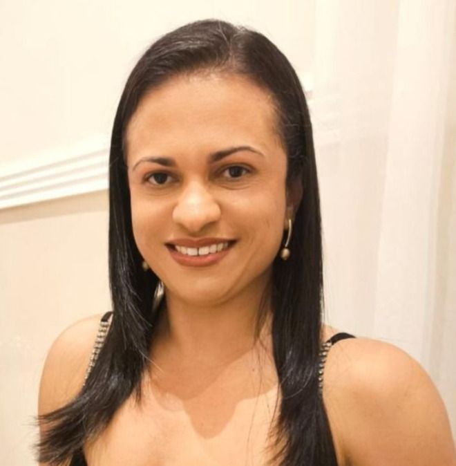 profª Ana Carolina Laginestra