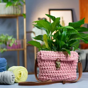 Imagem de capa para o Curso online Cursos Bolsas em Crochê - do Zero ao Avançado