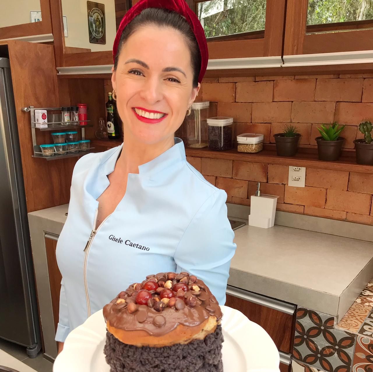Imagem de Mini Curso de Panetone e Chocotone sem Glúten e sem Leite criado por Chef Gisele Caetano na hotmart