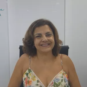 Imagem de capa para o Curso online Síntese de Geografia, com Renata Freire.