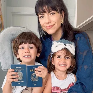 Imagem de capa para o Ebook 50 Atividades Sem Tela para Viagens de até 12h (2 a 5 anos): Sem comprar nada. Sem preparar nada. Sem colapso.