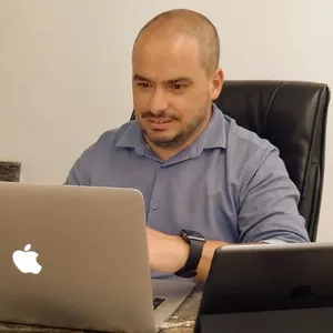 Imagem de capa para o Serviço online Faça o seu Imposto de Renda com Tiago Taliani