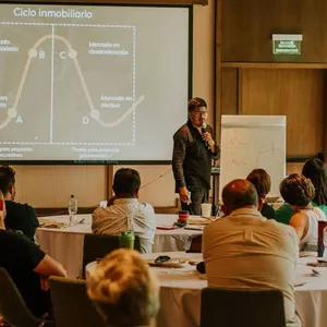 Imagen de portada para Curso online De Terrenos Ejidales a Propiedades Privadas