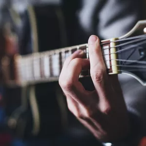 Cover image for Online course  10 CHRISTIAN HARP SOLOS 