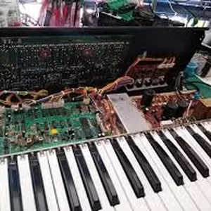 Imagen de portada para Curso online CONVIÉRTETE EN UN PROFESIONAL DE LA REPARACIÓN DE TECLADOS, SINTETIZADORES Y PIANOS ELÉCTRICOS