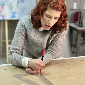 Imagem de capa para o Curso online Montando um vestido de noiva comigo 