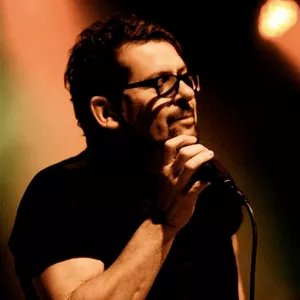 Imagem de capa para o Curso online Curso completo de canto - Com Luís Moretti