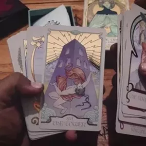 Image de couverture pour le Cours en ligne Découvrez le Meilleur Voyant de France par Téléphone 🌟