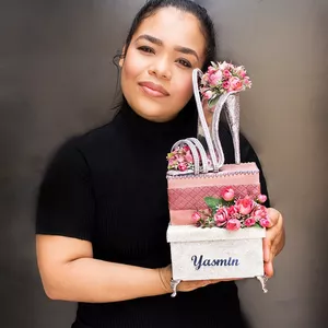 Imagem de capa para o Curso online Master Class Criando com Luxo - Lembrancinhas Personalizadas por Mabel Ferreira