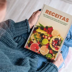 Imagem de capa para o Ebook Meu Primeiro Pratinho: Receitas e Dicas de Alimentação Saudável para Bebês