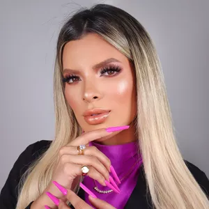 Imagem de capa para o Curso online Formação Gel na Tip - Instituto Lucy Pettinel