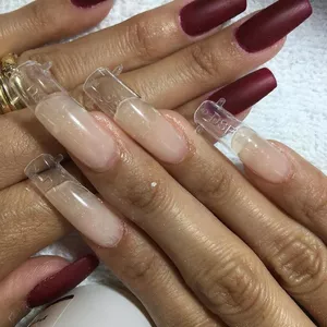 Imagem do curso Alongamento em gel para unhas roídas/ Poligel