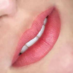 Imagem de capa para o Curso online RevitaLips - revitalização labial completa (3 técnicas em 1 curso)