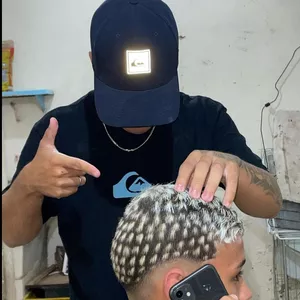 Imagem de capa para o Curso online Curso de cortar cabelo
