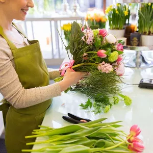 Imagem de capa para o Curso online PROFISSÃO FLORISTA - A PARTIR DO ZERO