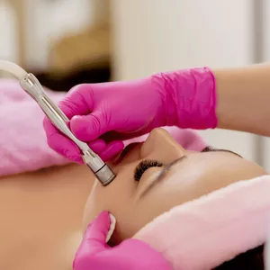 Image de couverture pour le Cours en ligne Microdermabrasion Visage : Formation en Ligne 