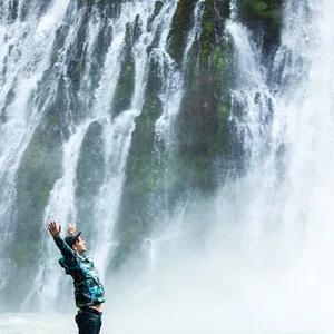 Cover image for Ebook Cómo triunfar vendiendo productos virales del extranjero