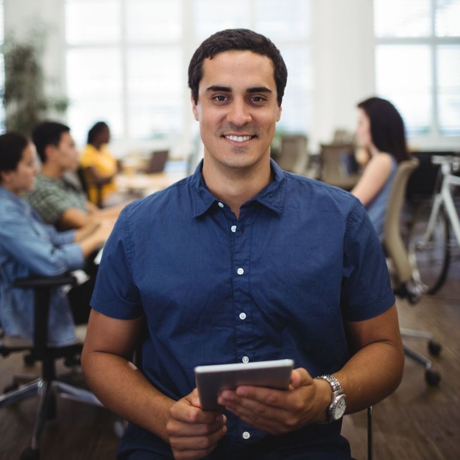 🔹Andrés Salazar, Emprendedor.