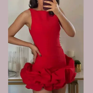 Imagen de portada para Ebook MOLDES VESTIDO ZARA ROJO