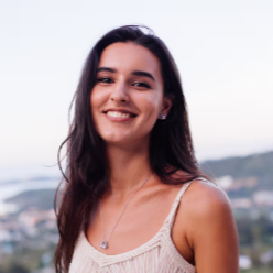 🔹Elena G., Especialista en Logística.