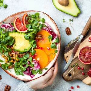 Imagem de capa para o Ebook 28 Receitas Fitness Deliciosas para Emagrecer com Saúde: Experimente Agora!
