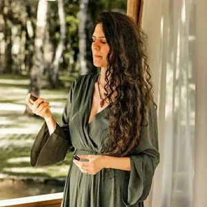 Imagem de capa para o Ebook  Introdução a Perfumaria Botânica 