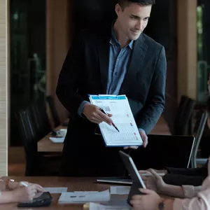 Imagem de capa para o Curso online Desenvolvedor de Negócios