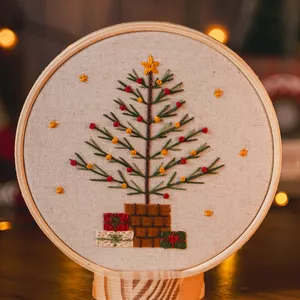 Imagem de capa para o Ebook E-book Natal | Árvore de Natal - Borde com Bella