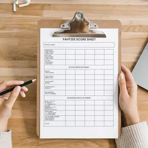 Cover image for Ebook Yahtzee score sheets large print