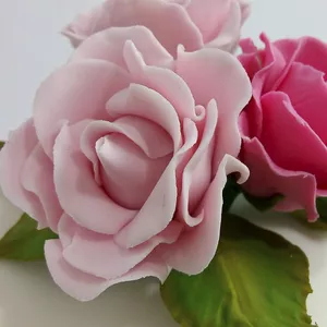 Imagem do curso Como fazer flores de açúcar para bolos e doces