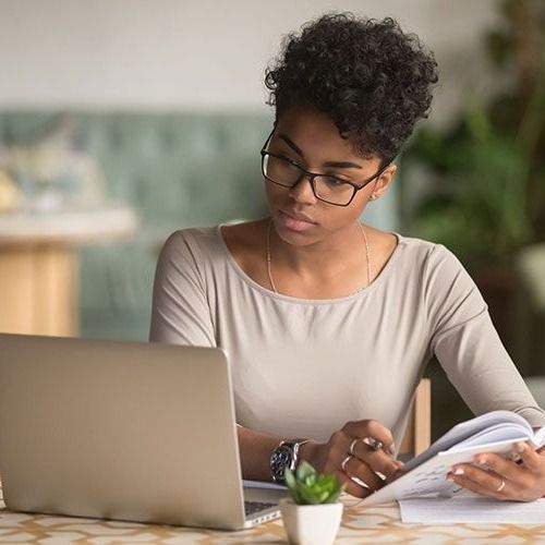 Juliana S., Comunicação Social