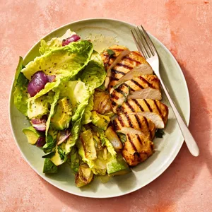 Imagem de capa para o Ebook EMAGRECIMENTO PARA MULHERES 40+ , COM RECEITAS LOW CARB