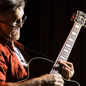 Imagem de capa para o Curso online Solos Simples para Violão