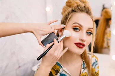 Curso de Maquiagem Profissional para Iniciantes com Certificado — imagem 4