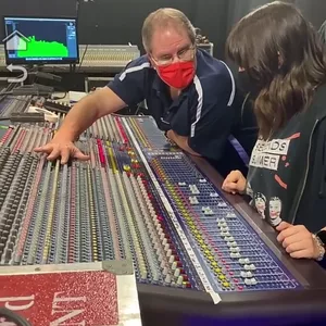 Imagem de capa para o Ebook CURSO de SONOPLASTIA+DVD + APOSTILA